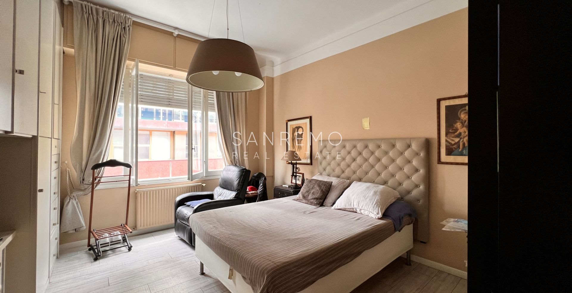 Large apartment in the city center