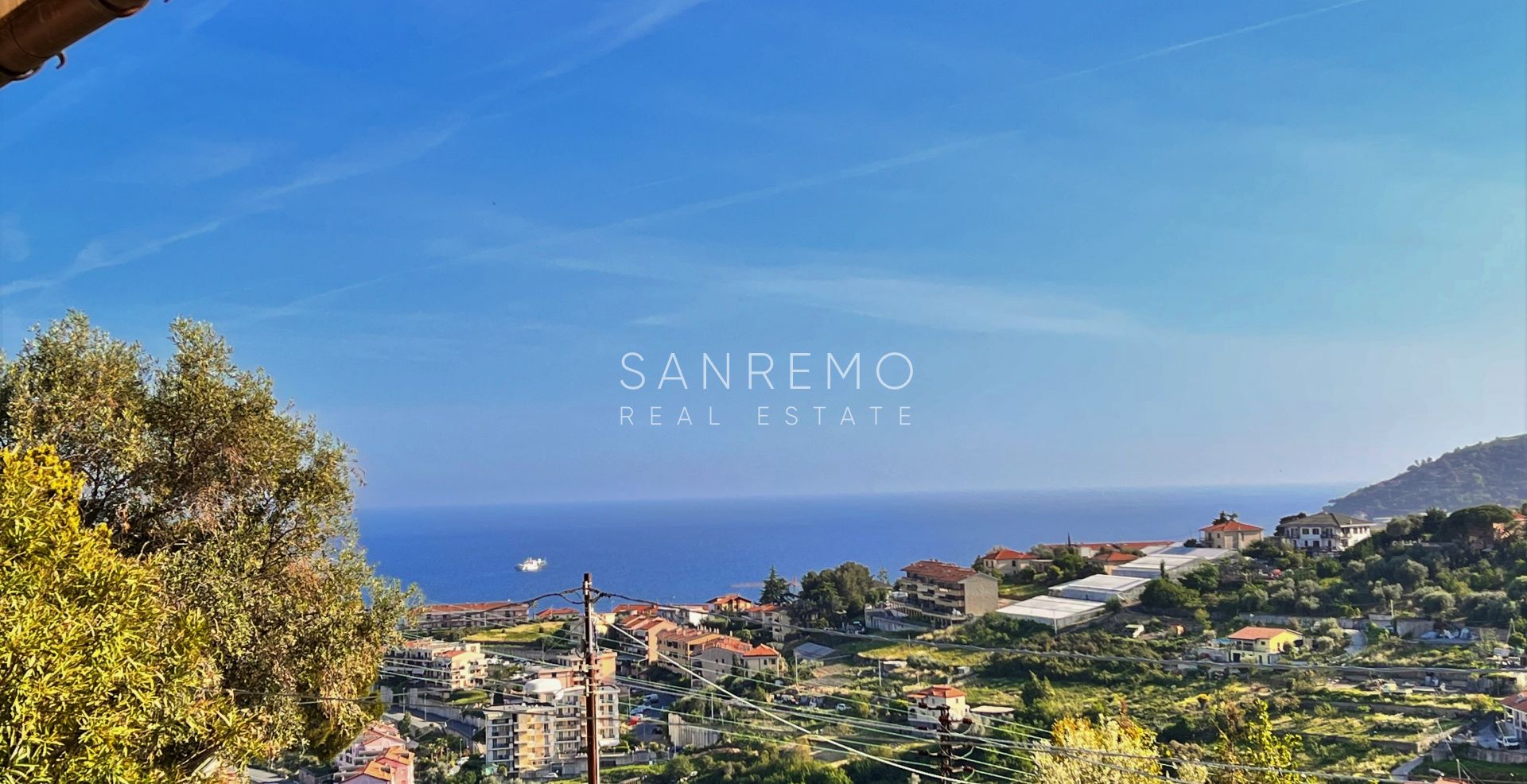 Villa on the first hill of Sanremo with swimming pool