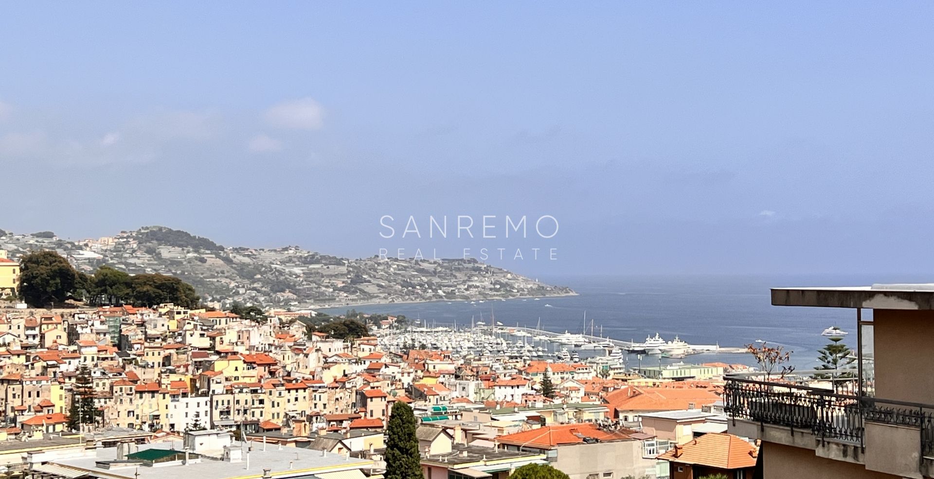90 sqm. apartment with nice sea view and parking