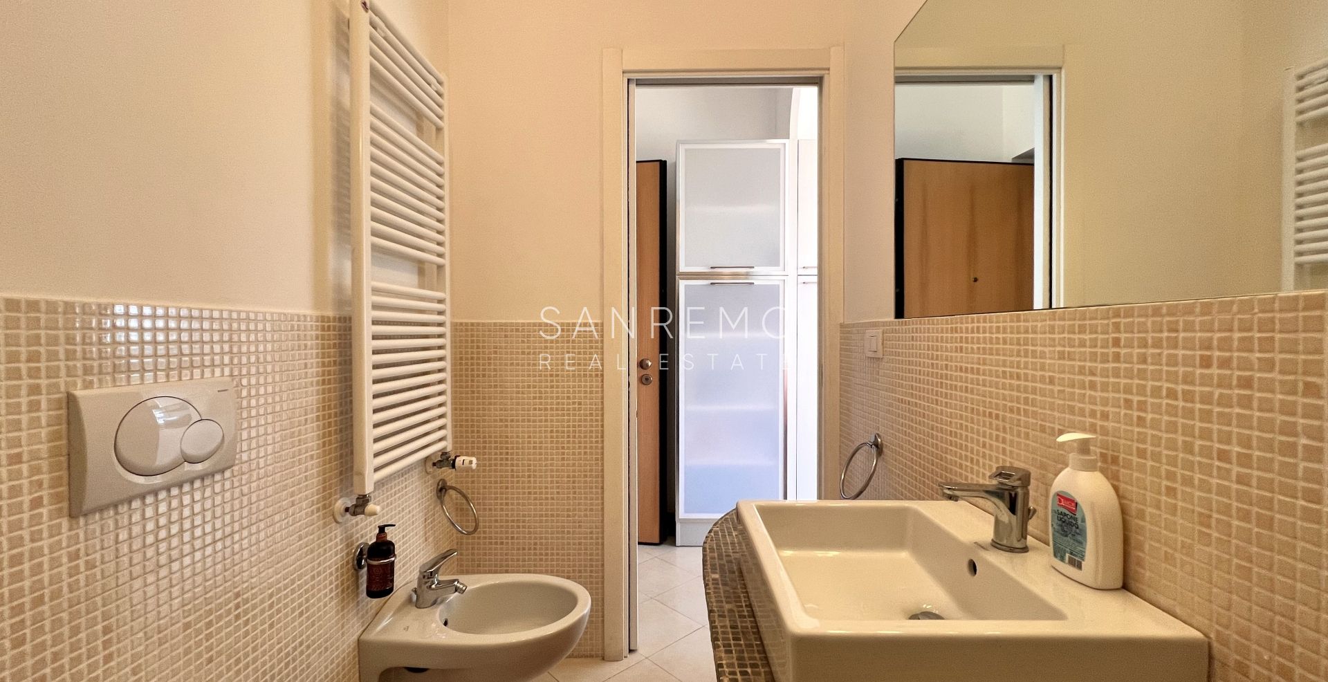 Sanremo 2 room apartment close to the Royal Hotel