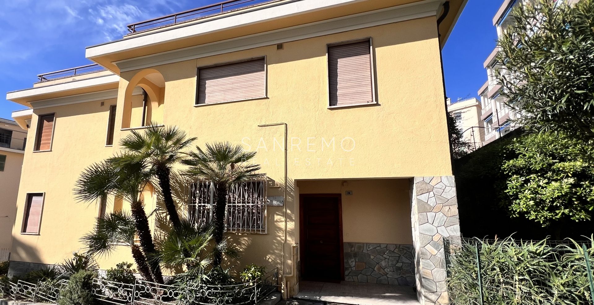 Sanremo 2 room apartment close to the Royal Hotel