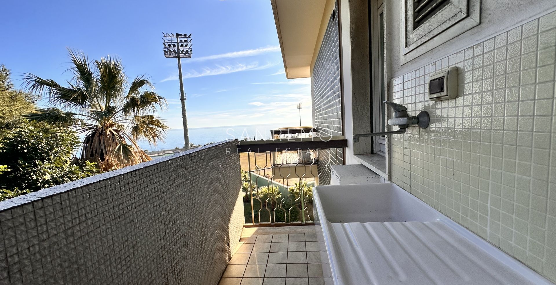 Penthouse for sale in Sanremo with amazing sea view and terrace